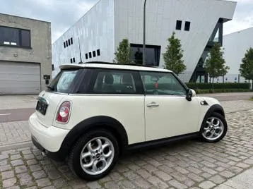 Mini One 2013 photo 3
