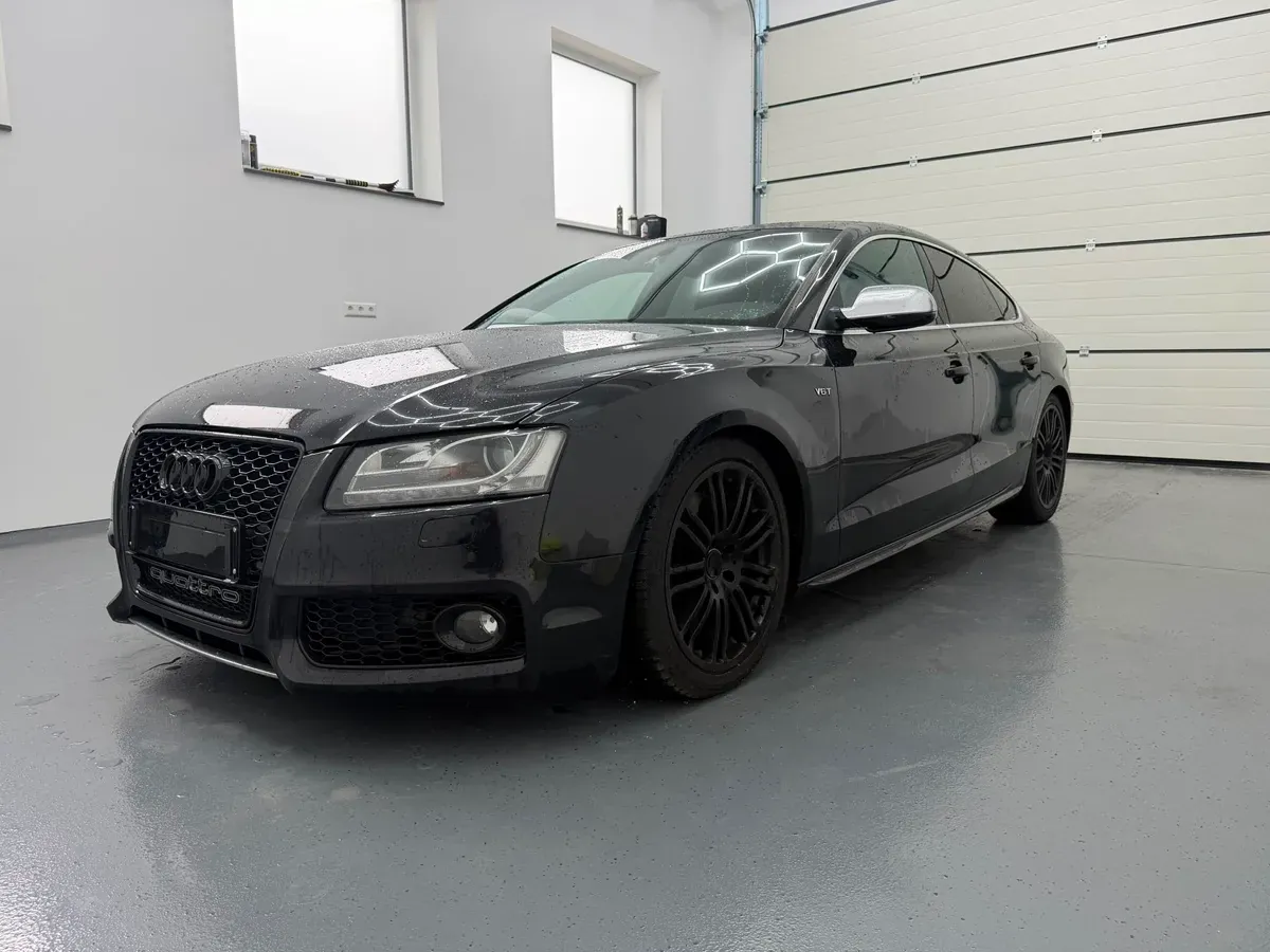 Audi A5 2010 photo 2
