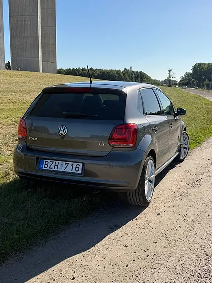 Volkswagen Polo 2010 photo 3
