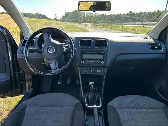 Volkswagen Polo 2010 photo 4