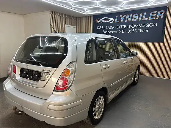 Suzuki Liana 2006 photo 3