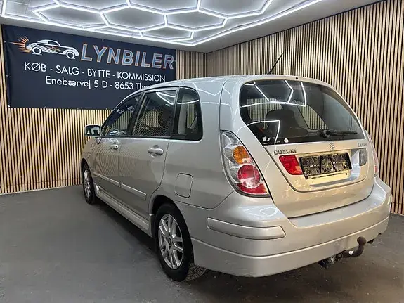 Suzuki Liana 2006 photo 4
