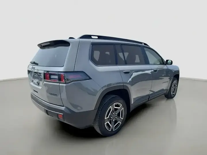 Jeep Cherokee 2026 photo 5