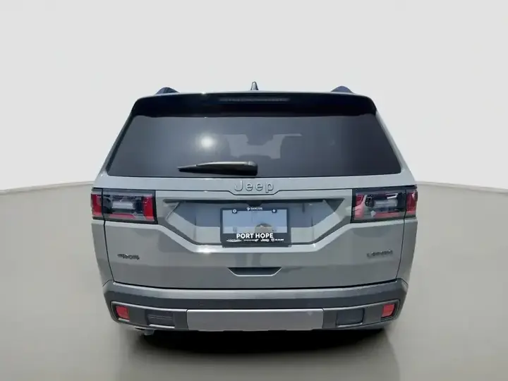 Jeep Cherokee 2026 photo 4