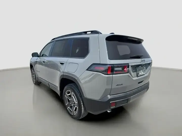 Jeep Cherokee 2026 photo 3