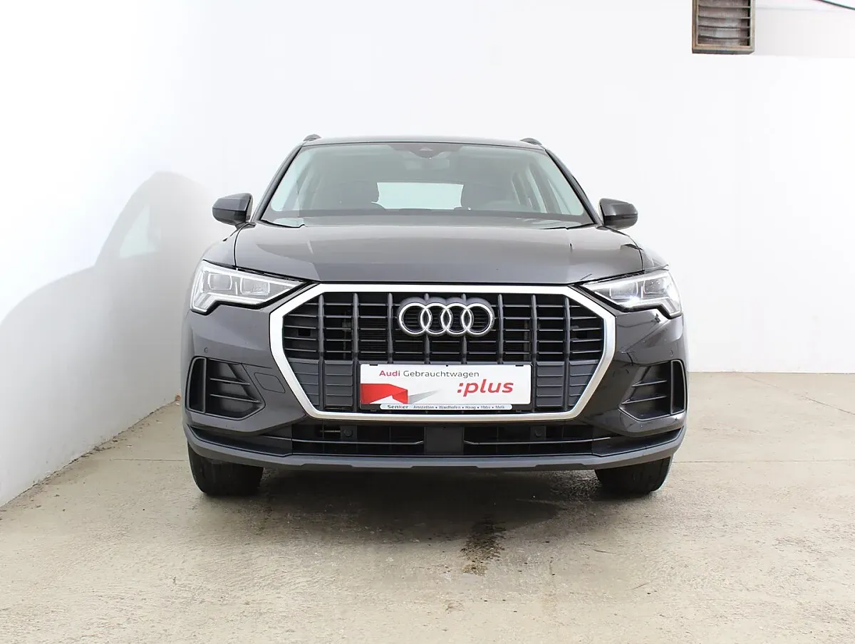 Audi Q3 2023 photo 2