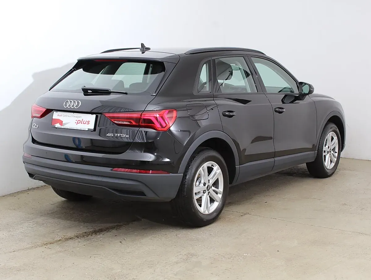 Audi Q3 2023 photo 3