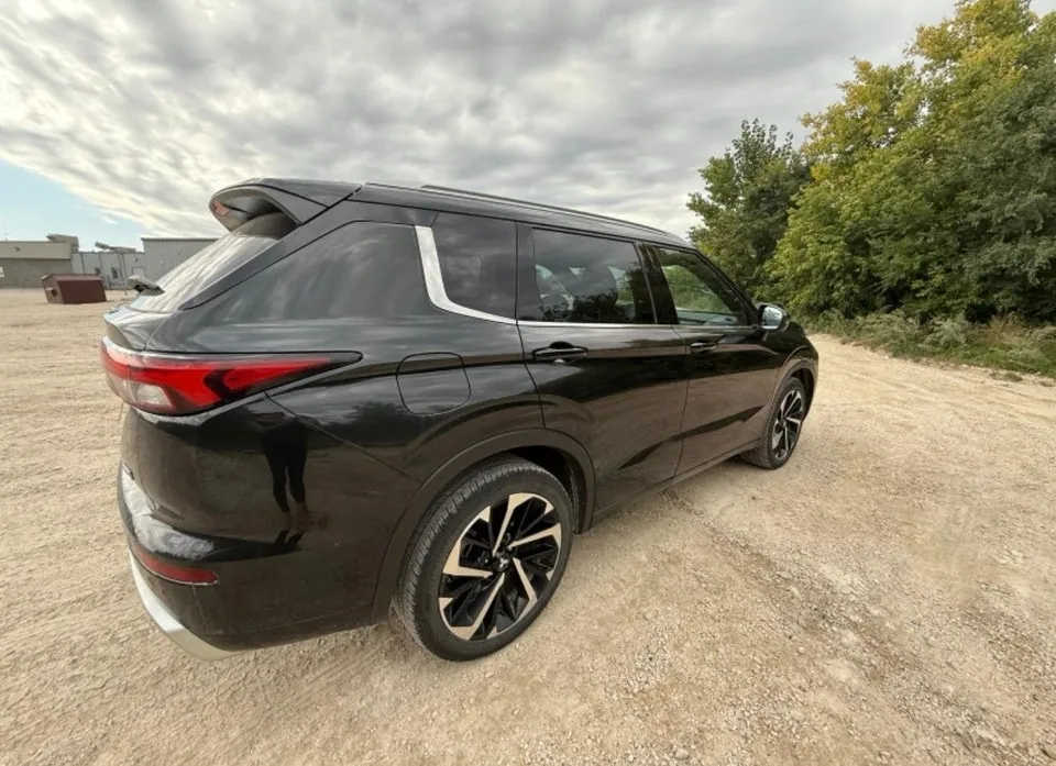 Mitsubishi Outlander 2023 photo 4