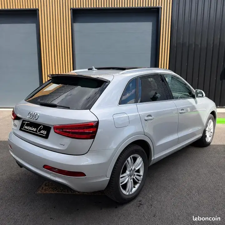 Audi Q3 2011 photo 2