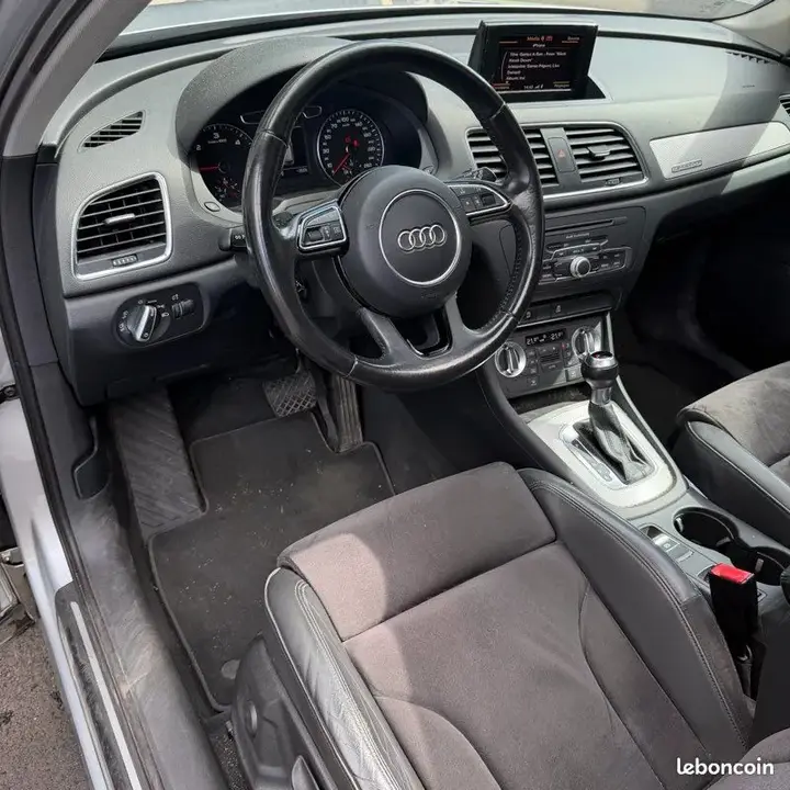 Audi Q3 2011 photo 5