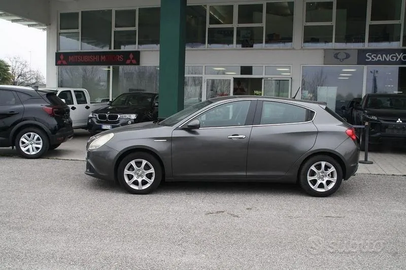 Alfa Romeo Giulietta 2011 photo 3