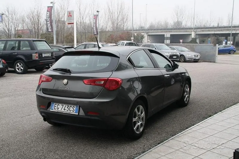 Alfa Romeo Giulietta 2011 photo 4