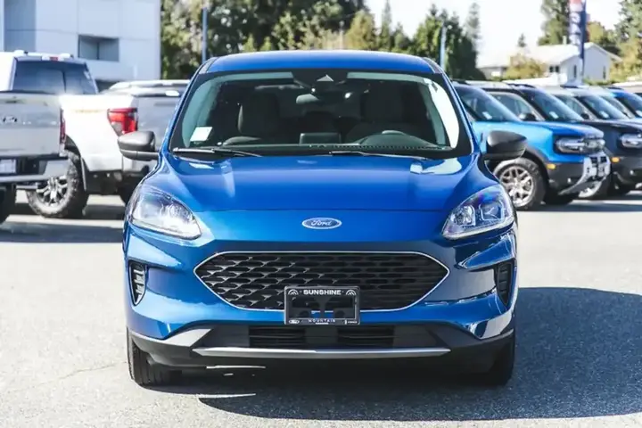 Ford Escape 2022 photo 2