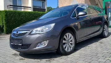 Opel Astra 2011 photo 2
