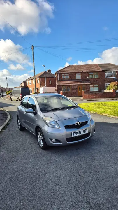 Toyota Yaris 2010 photo 2
