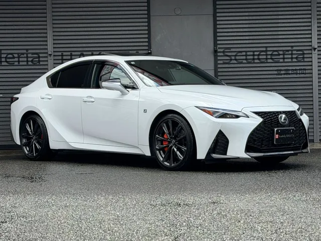 Lexus Is 300H 2025 photo 2