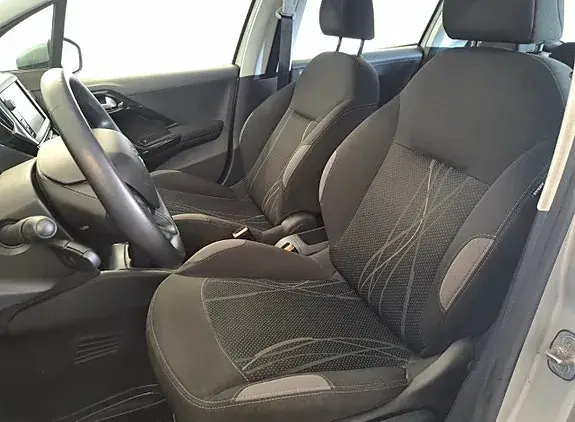 Peugeot 208 2013 photo 5