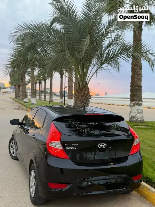 Hyundai Accent 2012 photo 4