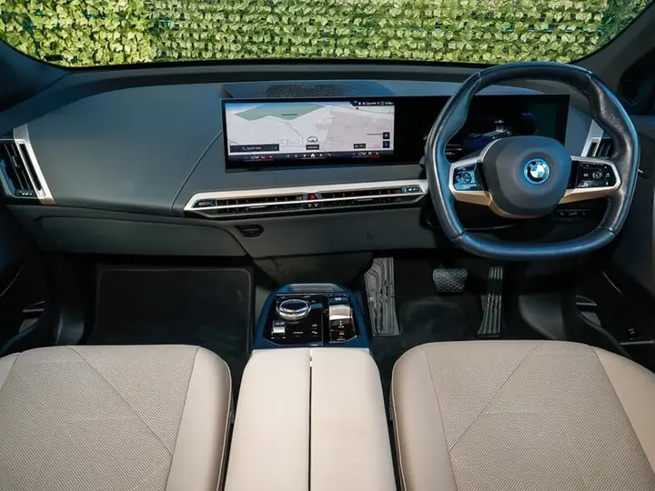 BMW Ix 2023 photo 2