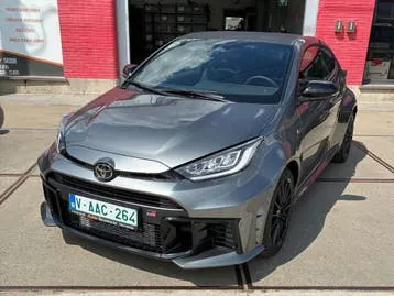 Toyota Yaris 2024 photo 2