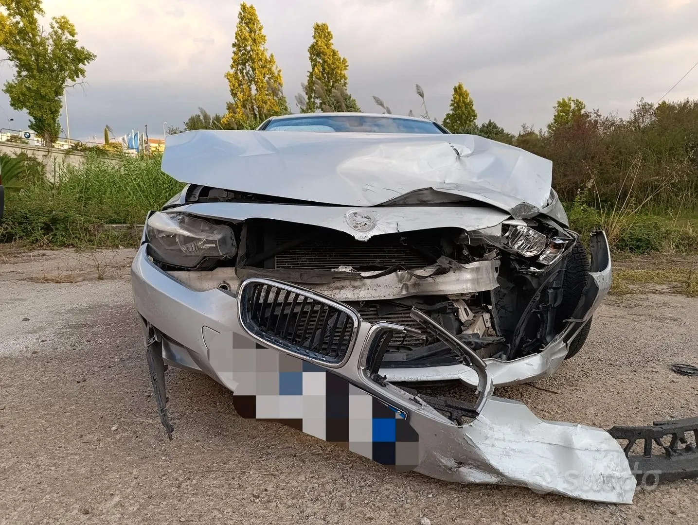 BMW 318D Touring 2013 photo 2