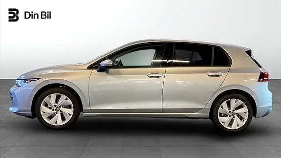 Volkswagen Golf I 2026 photo 2