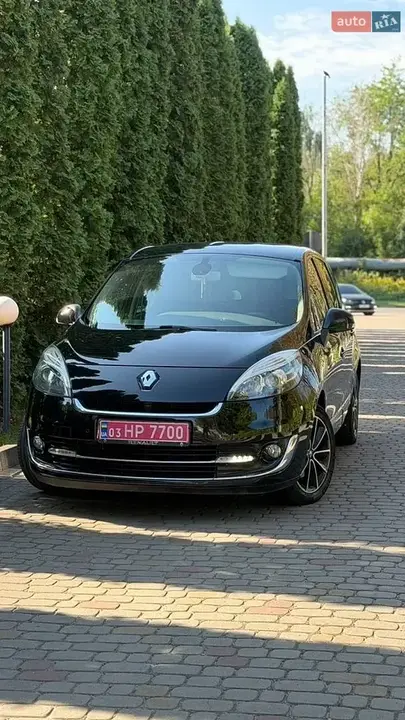 Renault Grand Scenic 2013 photo 2