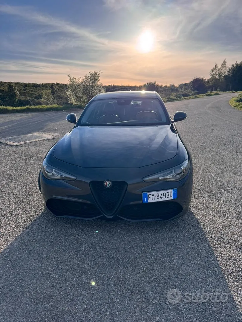 Alfa Romeo Giulia 2017 photo 2