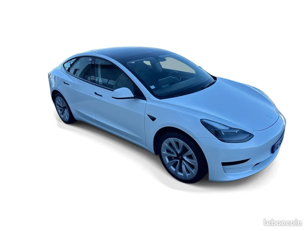 Tesla Model 3 2023 photo 3