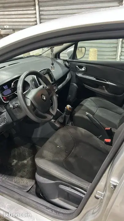 Renault Clio 2012 photo 3