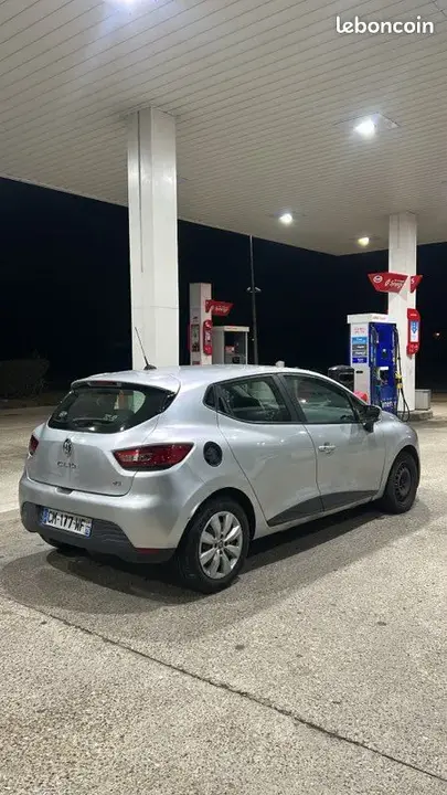 Renault Clio 2012 photo 2