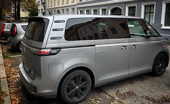 Volkswagen Id. Buzz 2023 photo 2