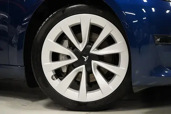 Tesla Model 3 2022 photo 3