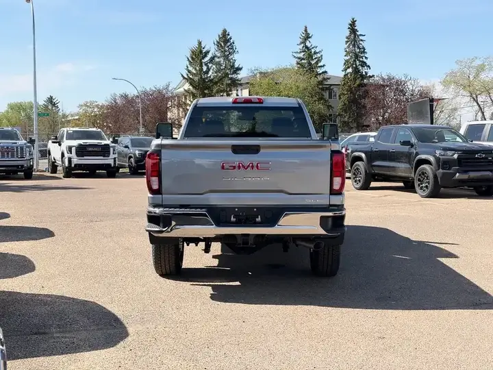 GMC Sierra 3500Hd 2026 photo 4