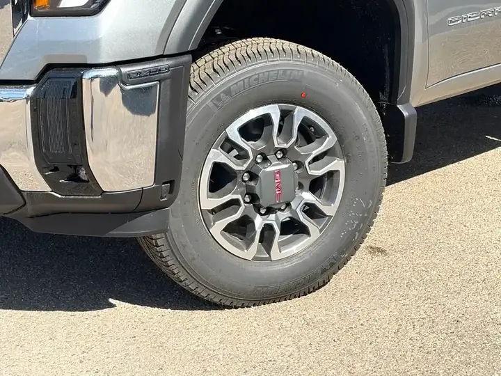 GMC Sierra 3500Hd 2026 photo 5