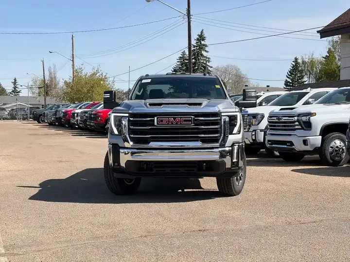 GMC Sierra 3500Hd 2026 photo 2