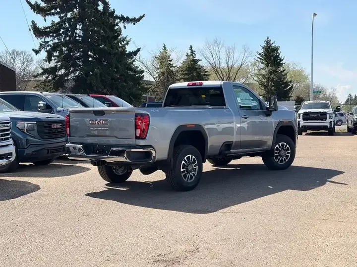 GMC Sierra 3500Hd 2026 photo 3