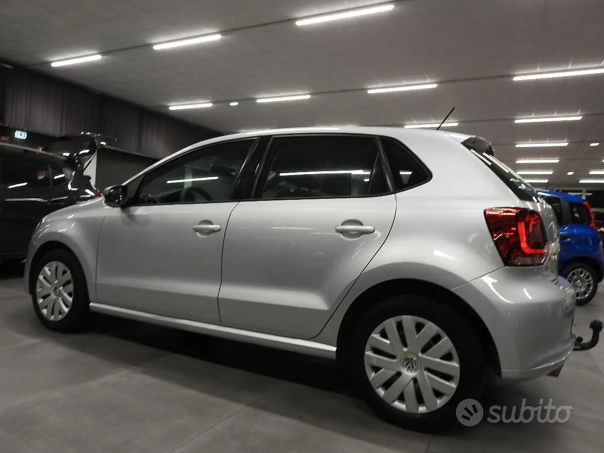 Volkswagen Polo 2011 photo 2