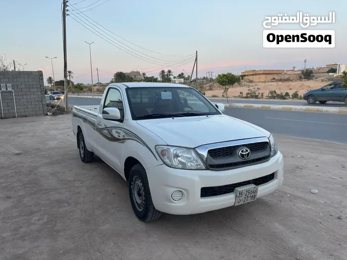 Toyota Hilux 2010 photo 2