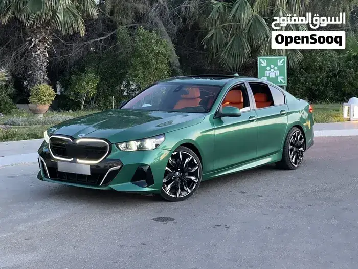 BMW 5 Series 2012 photo 2