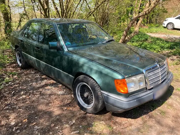 Mercedes-Benz W124