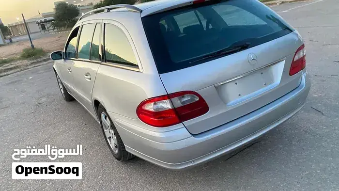 Mercedes-Benz E-Class 2005 photo 4