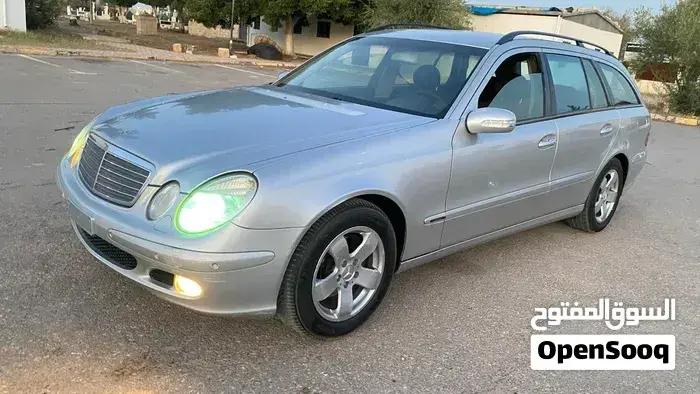 Mercedes-Benz E-Class 2005 photo 2
