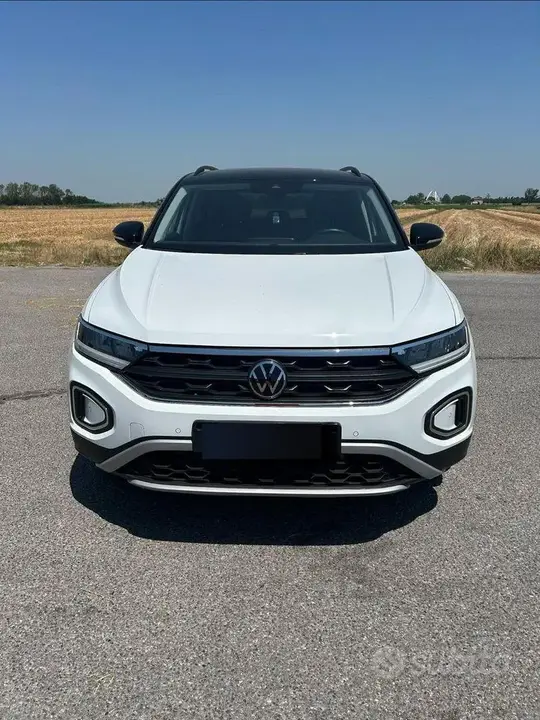 Volkswagen T-Roc 2023 photo 3