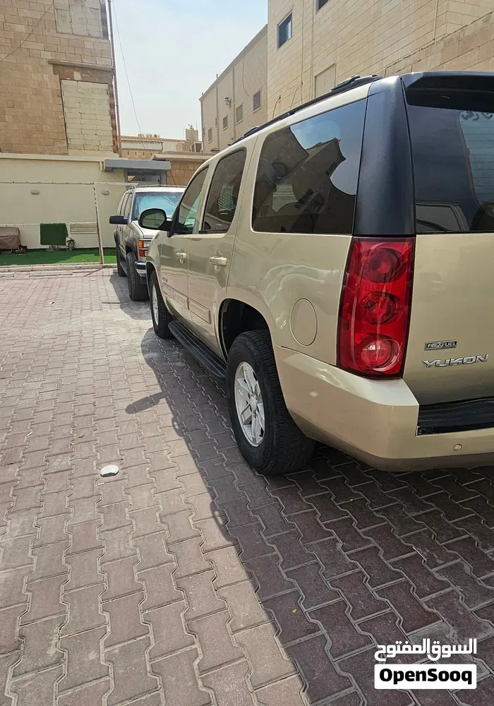 GMC Yukon 2012 photo 3