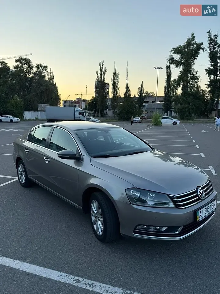Volkswagen Passat 2012 photo 3
