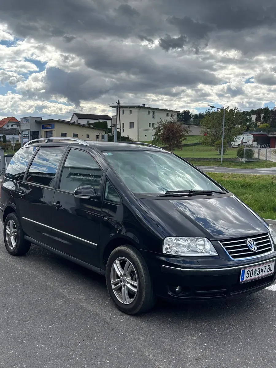 Volkswagen Sharan 2009 photo 2