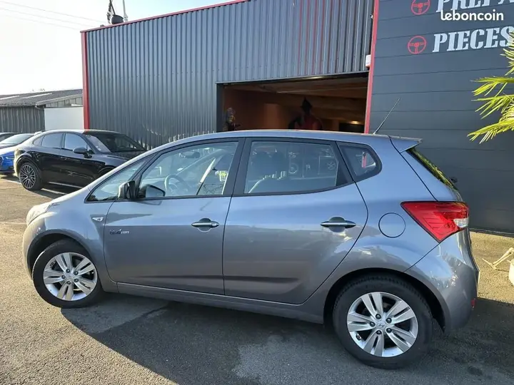 Hyundai Ix20 2014 photo 5