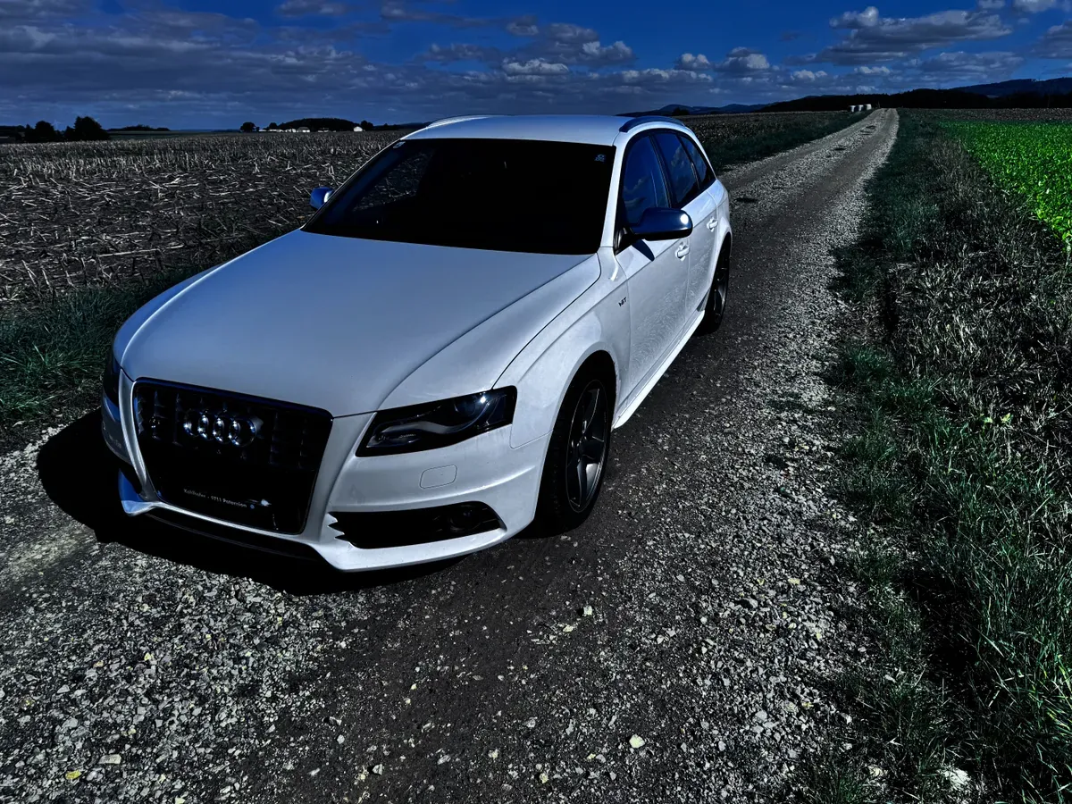 Audi A4 2011 photo 3