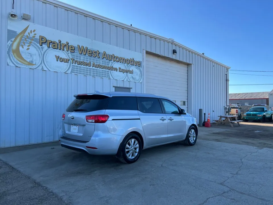 Kia Sedona 2018 photo 5